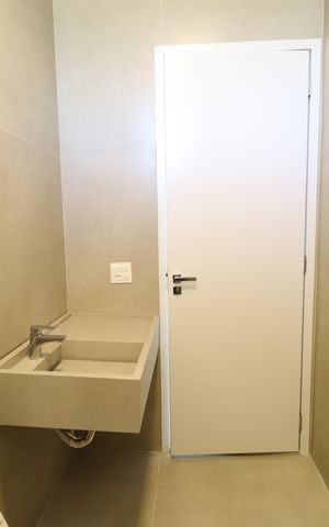 Casa de condomínio para alugar com 370m², 6 quartos e 4 vagasBanheiro Social