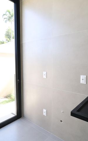 Casa de condomínio para alugar com 370m², 6 quartos e 4 vagasÁrea de Serviço