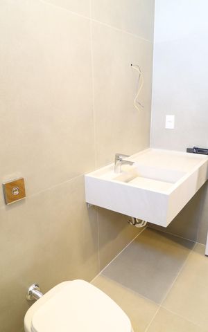 Casa de condomínio para alugar com 370m², 6 quartos e 4 vagasBanheiro Suíte 4