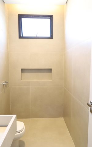 Casa de condomínio para alugar com 370m², 6 quartos e 4 vagasBanheiro Suíte 3