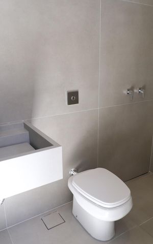 Casa de condomínio para alugar com 370m², 6 quartos e 4 vagasBanheiro Piscina