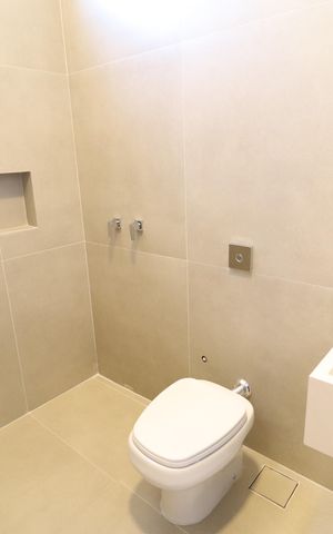 Casa de condomínio para alugar com 370m², 6 quartos e 4 vagasBanheiro Suíte 4