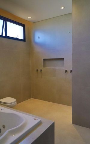 Casa de condomínio para alugar com 370m², 6 quartos e 4 vagasBanheiro Suíte 1