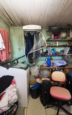 Casa de condomínio à venda com 45m², 2 quartos e sem vaga Casa de condomínio à venda com 45m², 2 quartos e sem vagaÁrea de Serviço