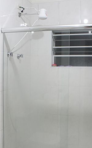 Casa à venda com 200m², 3 quartos e 2 vagasBanheiro/Suíte 1