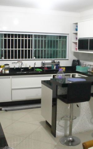 Casa à venda com 200m², 3 quartos e 2 vagasCozinha