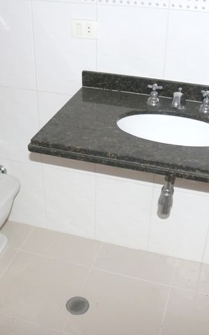 Apartamento à venda com 168m², 3 quartos e 5 vagasBanheiro da Suíte 2