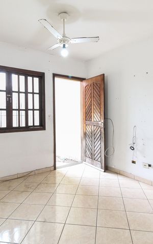 Casa à venda com 94m², 2 quartos e 1 vaga Casa à venda com 94m², 2 quartos e 1 vagaSala