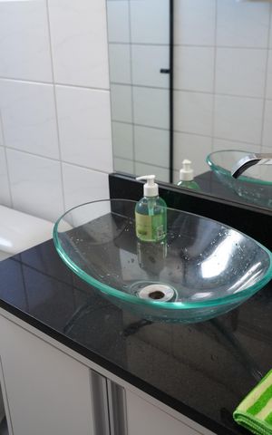 Apartamento à venda com 81m², 3 quartos e 2 vagasBanheiro da Suíte