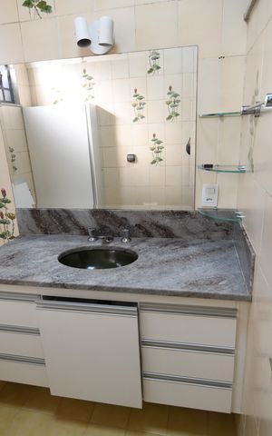 Casa à venda com 152m², 3 quartos e 3 vagasBanheiro 1