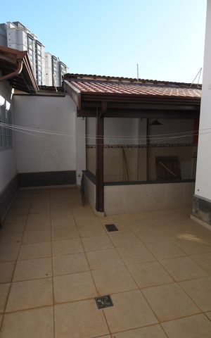 Casa à venda com 152m², 3 quartos e 3 vagasQuintal