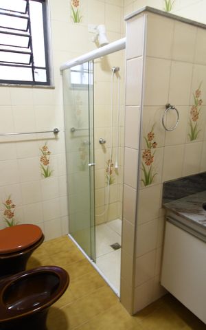 Casa à venda com 152m², 3 quartos e 3 vagasBanheiro 2