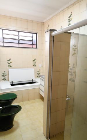 Casa à venda com 152m², 3 quartos e 3 vagasBanheiro 1