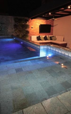 Apartamento à venda com 305m², 2 quartos e 2 vagasPiscina