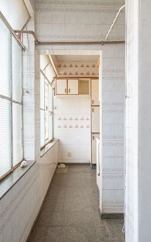 Casa à venda com 340m², 6 quartos e 1 vaga Casa à venda com 340m², 6 quartos e 1 vagaÁrea de Serviço
