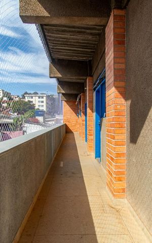 Casa à venda com 340m², 6 quartos e 1 vaga Casa à venda com 340m², 6 quartos e 1 vagaCorredor