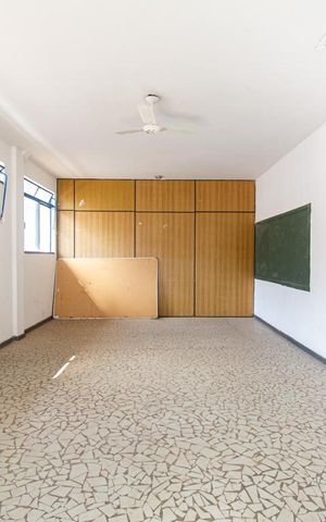 Casa à venda com 340m², 6 quartos e 1 vaga Casa à venda com 340m², 6 quartos e 1 vagasala 4