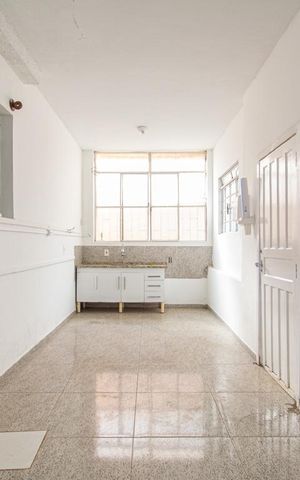 Casa à venda com 340m², 6 quartos e 1 vaga Casa à venda com 340m², 6 quartos e 1 vagaCozinha