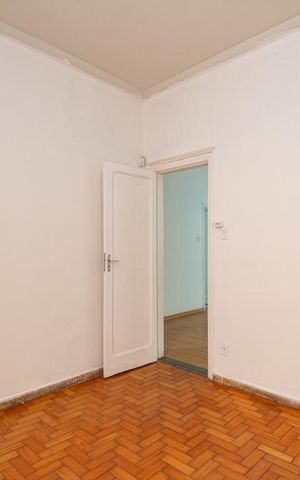 Casa à venda com 340m², 6 quartos e 1 vaga Casa à venda com 340m², 6 quartos e 1 vagaQuarto 4