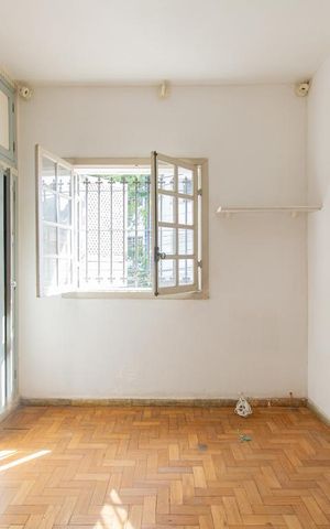 Casa à venda com 340m², 6 quartos e 1 vaga Casa à venda com 340m², 6 quartos e 1 vagaQuarto 1