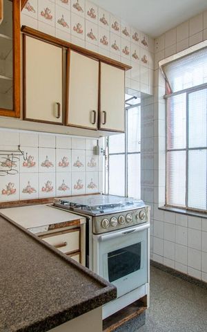 Casa à venda com 340m², 6 quartos e 1 vaga Casa à venda com 340m², 6 quartos e 1 vagaCozinha