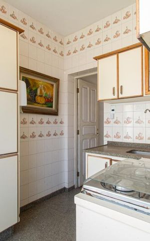 Casa à venda com 340m², 6 quartos e 1 vaga Casa à venda com 340m², 6 quartos e 1 vagaCozinha