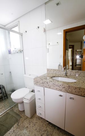 Apartamento à venda com 170m², 4 quartos e 3 vagasBanheiro da Suíte 1