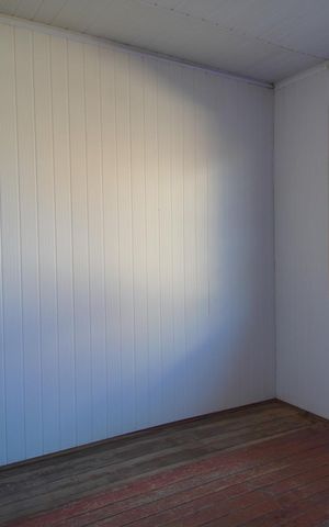 Casa à venda com 200m², 2 quartos e 2 vagas Casa à venda com 200m², 2 quartos e 2 vagasCasa fundo