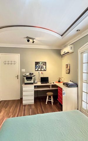 Casa à venda com 253m², 3 quartos e 2 vagasQuarto 1