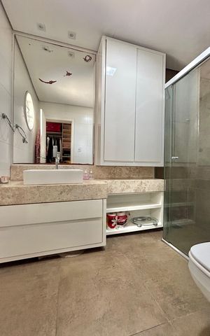 Casa à venda com 253m², 3 quartos e 2 vagasBanheiro Social
