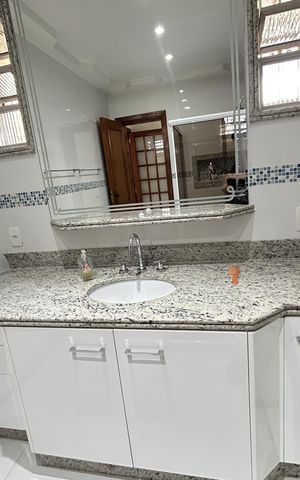 Casa à venda com 350m², 4 quartos e 5 vagasBanheiro 1