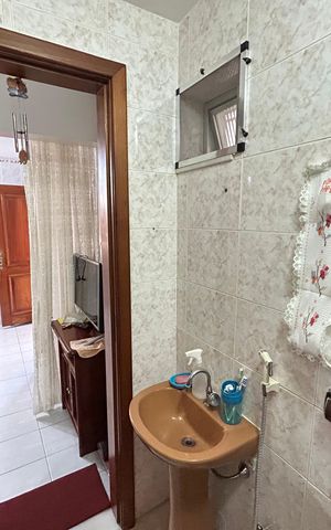 Casa à venda com 350m², 4 quartos e 5 vagasBanheiro de serviço