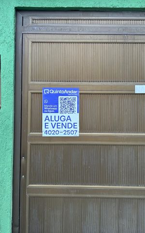 Casa à venda com 350m², 4 quartos e 5 vagasFachada +plaquinha
