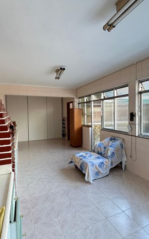 Casa à venda com 350m², 4 quartos e 5 vagasCasa 2 - cozinha/Área de Serviço