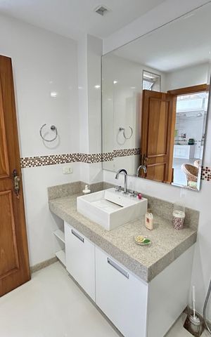 Casa à venda com 350m², 4 quartos e 5 vagasBanheiro 2
