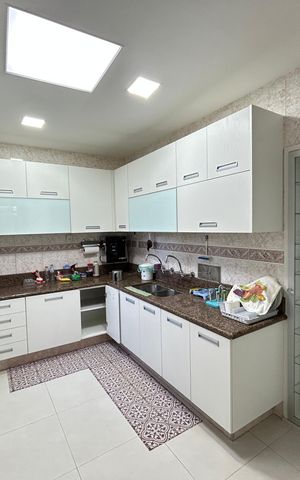 Casa à venda com 350m², 4 quartos e 5 vagasCozinha