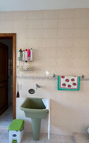 Casa à venda com 350m², 4 quartos e 5 vagasCasa 2 - cozinha/Área de Serviço