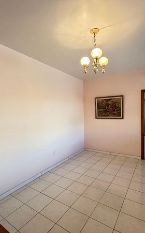 Casa à venda com 350m², 4 quartos e 5 vagasCasa 2 - Sala 