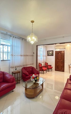 Casa à venda com 350m², 4 quartos e 5 vagasSala