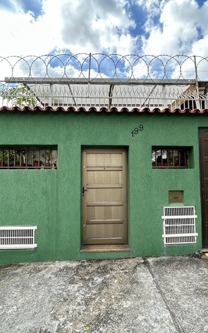 Casa à venda com 350m², 4 quartos e 5 vagasFachada