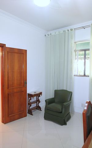 Casa à venda com 350m², 4 quartos e 5 vagasEscritório Sala de Jantar