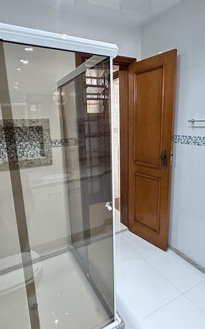Casa à venda com 350m², 4 quartos e 5 vagasBanheiro 1