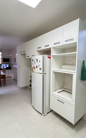 Casa à venda com 350m², 4 quartos e 5 vagasCozinha