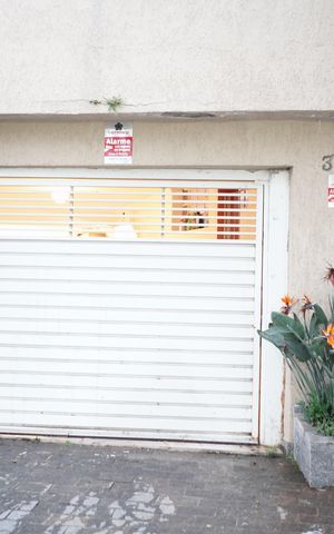 Casa à venda com 200m², 4 quartos e 2 vagasFachada