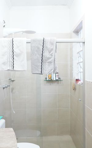 Casa à venda com 200m², 4 quartos e 2 vagasBanheiro da Suíte 2