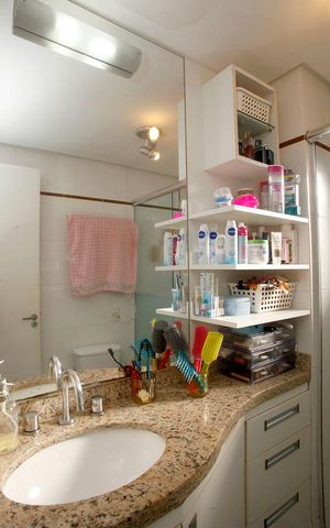 Apartamento à venda com 69m², 2 quartos e 2 vagasBanheiro 1