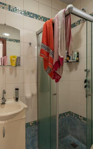 Casa à venda com 363m², 5 quartos e 4 vagas Casa à venda com 363m², 5 quartos e 4 vagasBanheiro Social 2