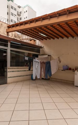 Casa à venda com 363m², 5 quartos e 4 vagas Casa à venda com 363m², 5 quartos e 4 vagasLavanderia
