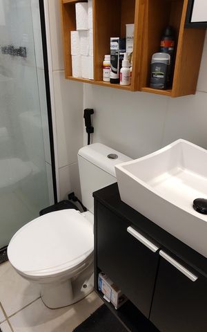 Apartamento à venda com 47m², 2 quartos e 1 vaga Apartamento à venda com 47m², 2 quartos e 1 vagaBanheiro Social
