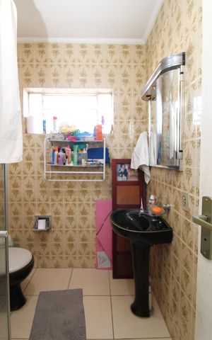 Casa à venda com 150m², 3 quartos e 2 vagasBanheiro Social